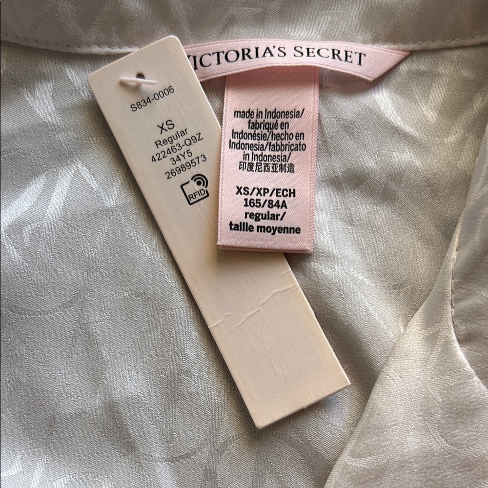NWT Victoria’s Secret Cream and Pink Signature Pajama Set - Picture 4 of 13